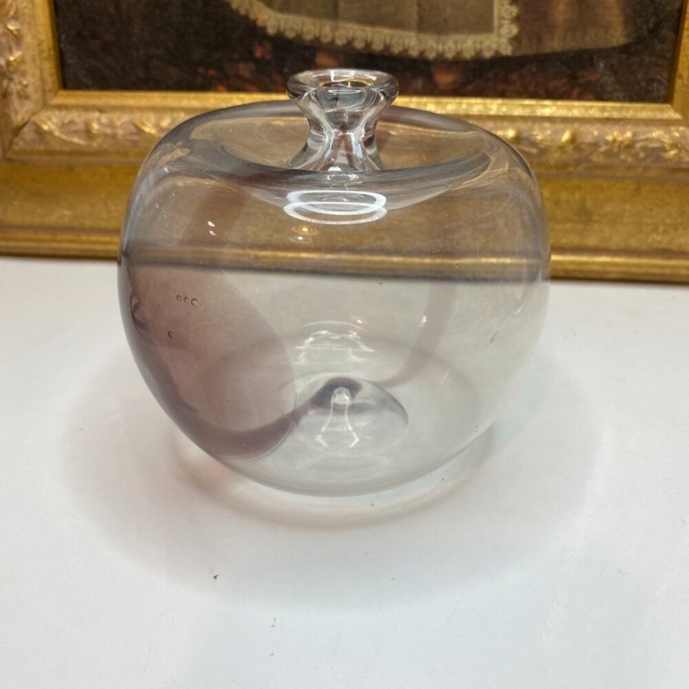 Glass "Apple "vase by Saara Hopea for Nuutajärvi Notsjö Finland Mid century